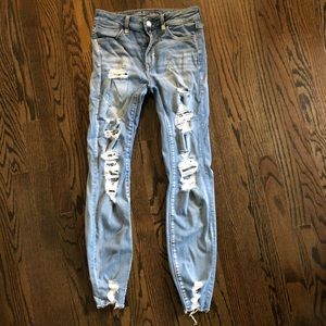 Ripped American eagle skinny jeans light wash